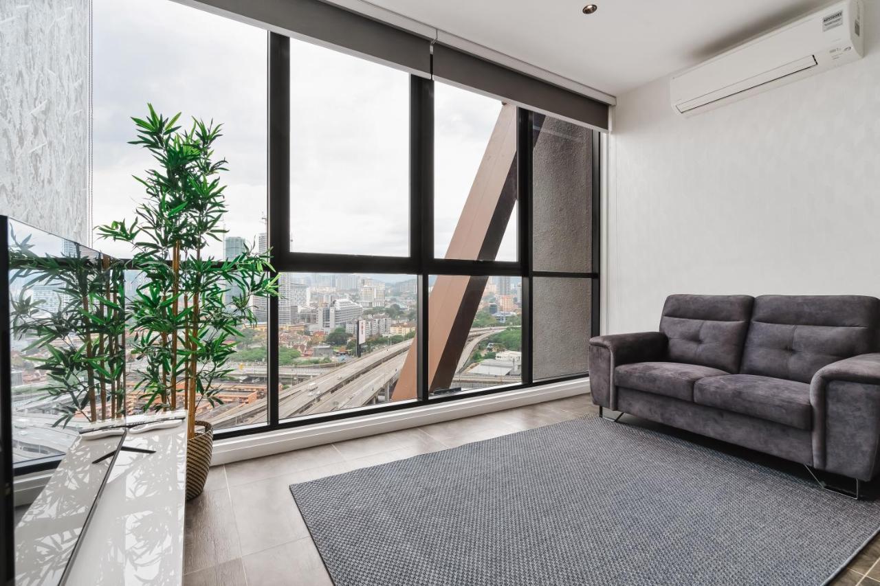 Scarletz Klcc Apartments By Soulasia Kuala Lumpur Zewnętrze zdjęcie