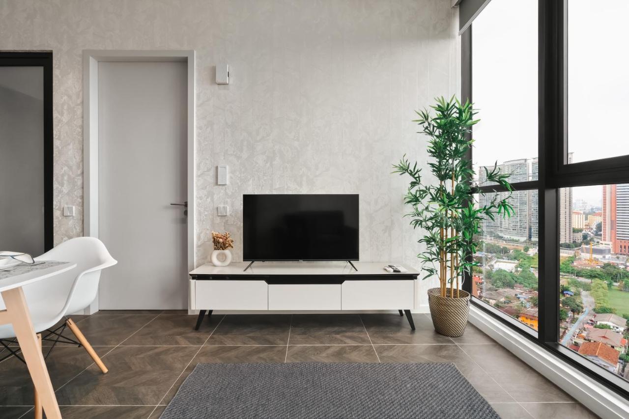 Scarletz Klcc Apartments By Soulasia Kuala Lumpur Zewnętrze zdjęcie