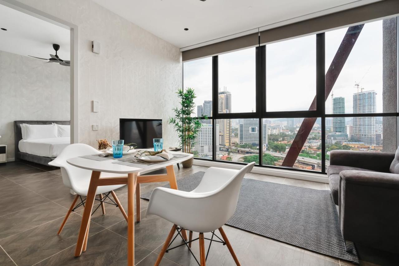 Scarletz Klcc Apartments By Soulasia Kuala Lumpur Zewnętrze zdjęcie