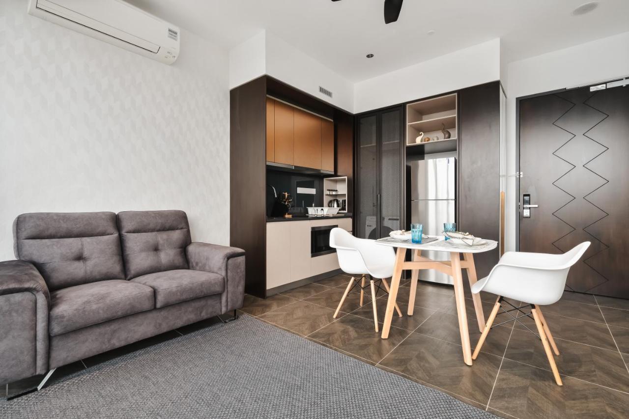 Scarletz Klcc Apartments By Soulasia Kuala Lumpur Zewnętrze zdjęcie
