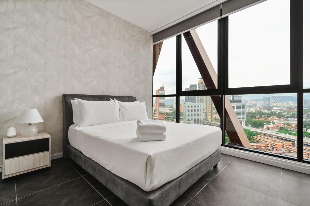 Scarletz Klcc Apartments By Soulasia Kuala Lumpur Zewnętrze zdjęcie