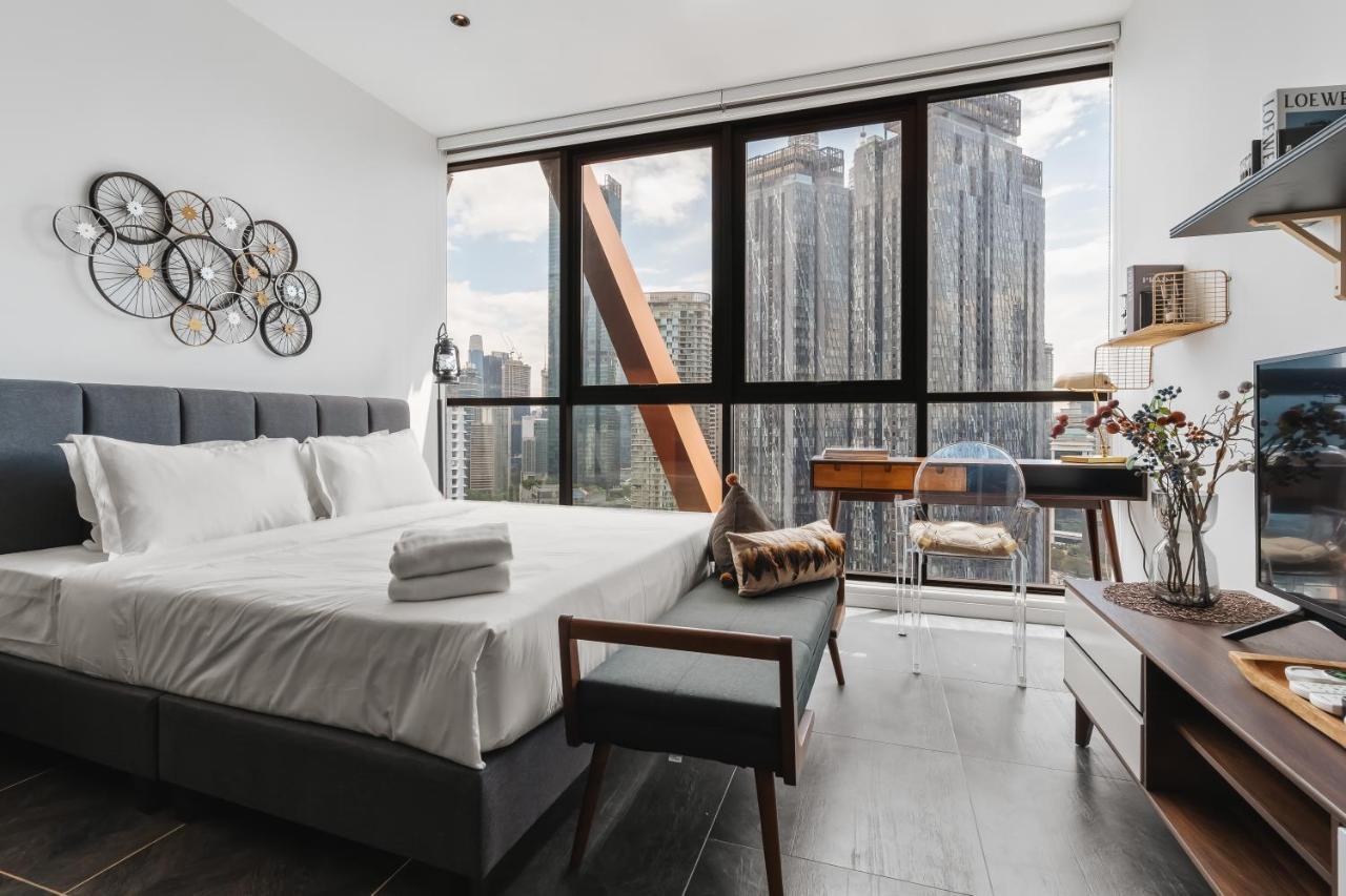 Scarletz Klcc Apartments By Soulasia Kuala Lumpur Zewnętrze zdjęcie