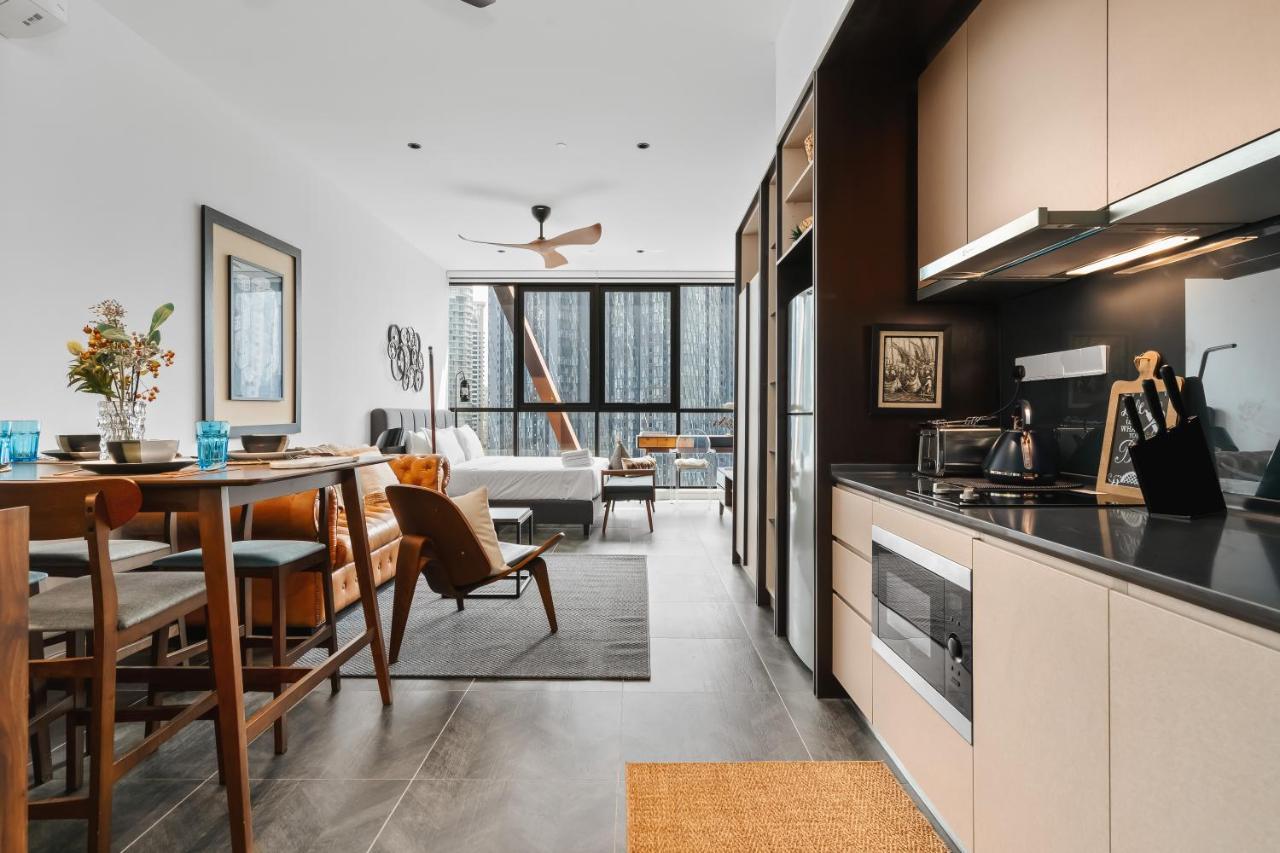 Scarletz Klcc Apartments By Soulasia Kuala Lumpur Zewnętrze zdjęcie