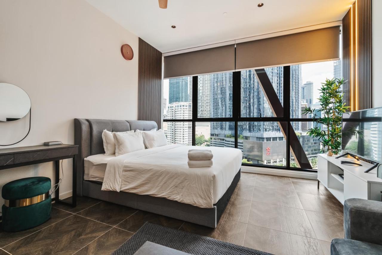 Scarletz Klcc Apartments By Soulasia Kuala Lumpur Zewnętrze zdjęcie