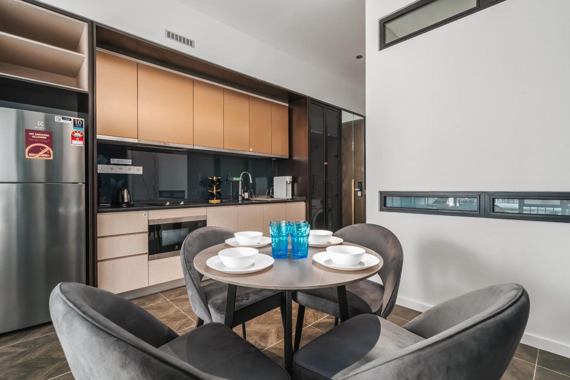 Scarletz Klcc Apartments By Soulasia Kuala Lumpur Zewnętrze zdjęcie